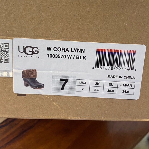 Women Ugg boots - Picture 9 of 9